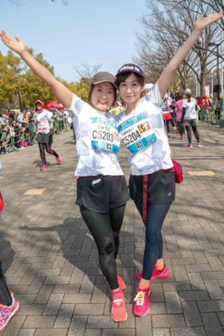 （左から）栗原 良子さん、出井 孝子さん　